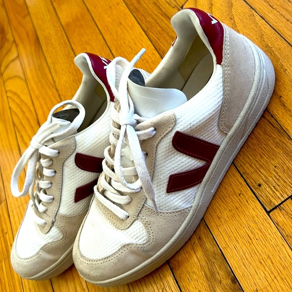 Veja Campo Sneakers Size 8 (EURO 39). Cream with tan and burgundy accents. - Picture 4 of 4